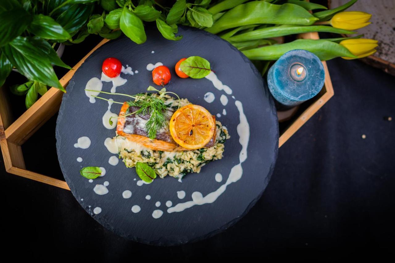 Hotel Lantier Wellness & Spa ビトム エクステリア 写真