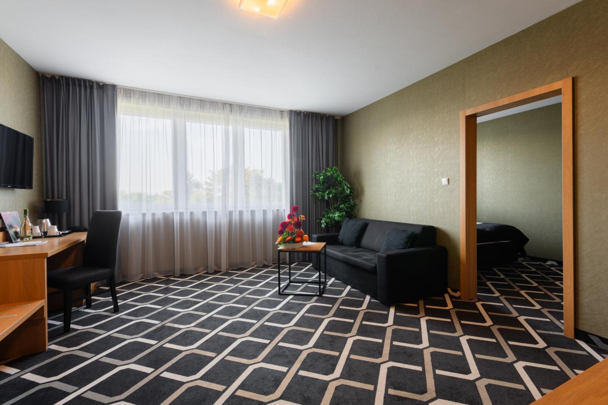 Hotel Lantier Wellness & Spa ビトム エクステリア 写真
