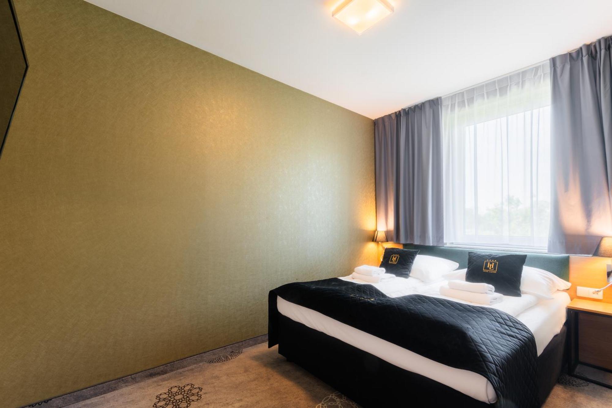 Hotel Lantier Wellness & Spa ビトム エクステリア 写真
