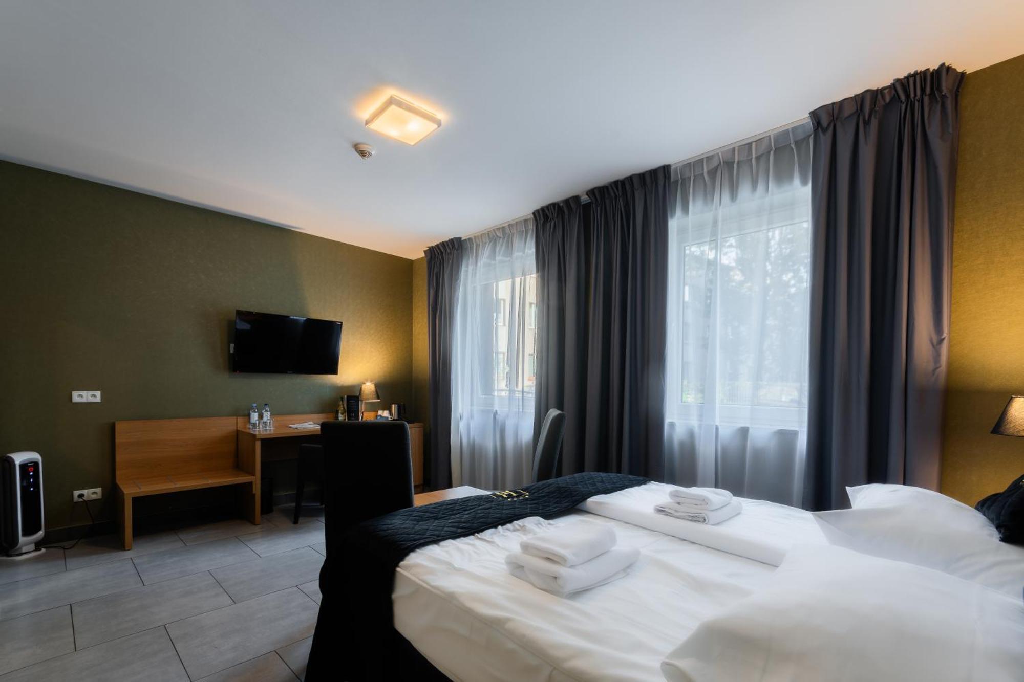 Hotel Lantier Wellness & Spa ビトム エクステリア 写真