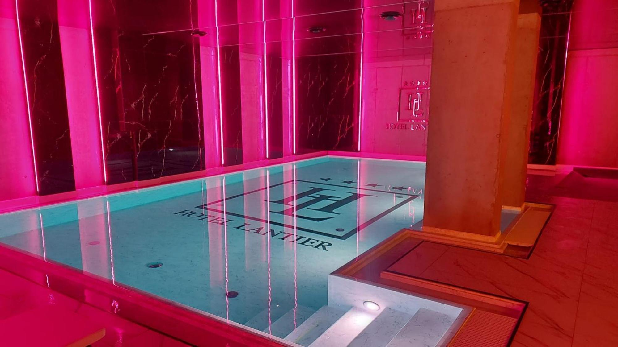 Hotel Lantier Wellness & Spa ビトム エクステリア 写真
